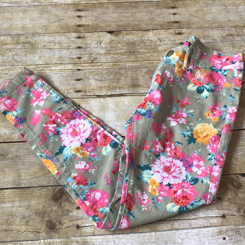 🌸 Floral Skinny Jeans🌸